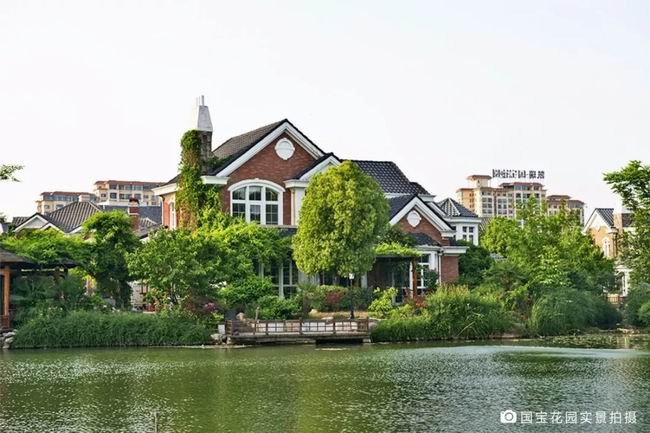 生活在有湖的地方，是對人生的浪漫私藏